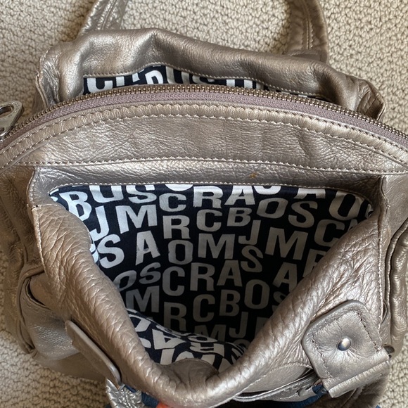 Marc by Marc Jacobs Purse. Roomy shoulder bag. - Picture 4 of 7